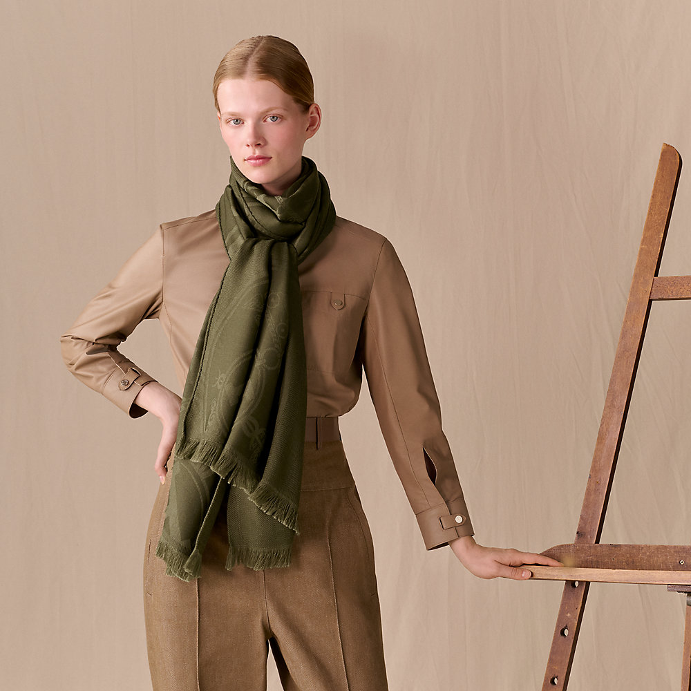 ストール 《ニュー・リブリス》 | Hermès - エルメス-公式サイト